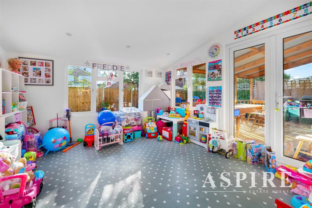 Aspire Estate Agents ss84.jpg