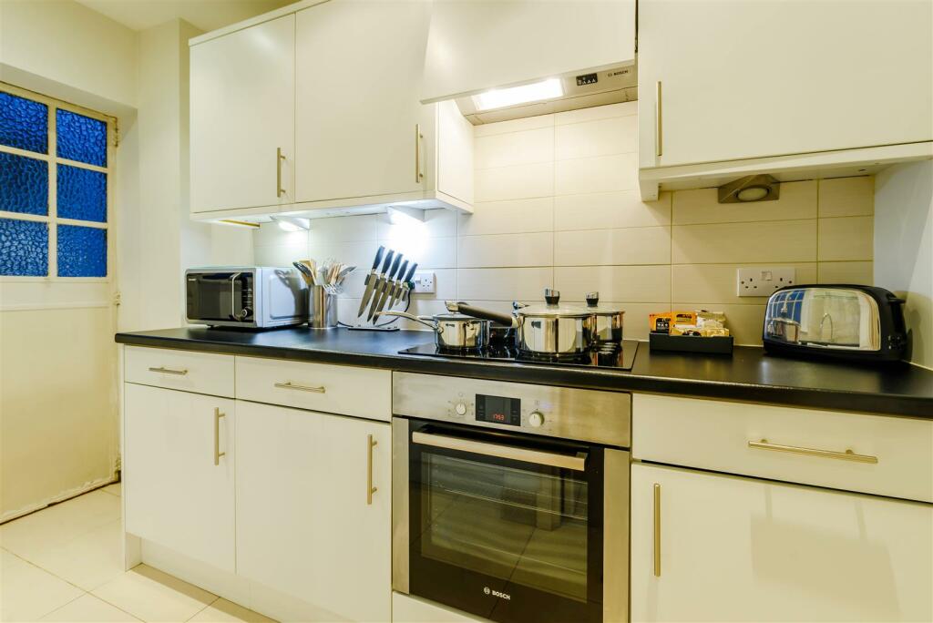 8447084-interior_14.jpg