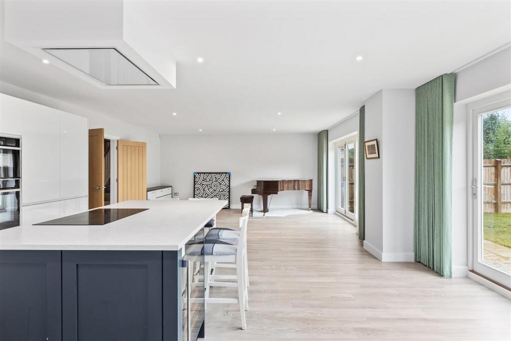 Kitchen/Dining/Family room