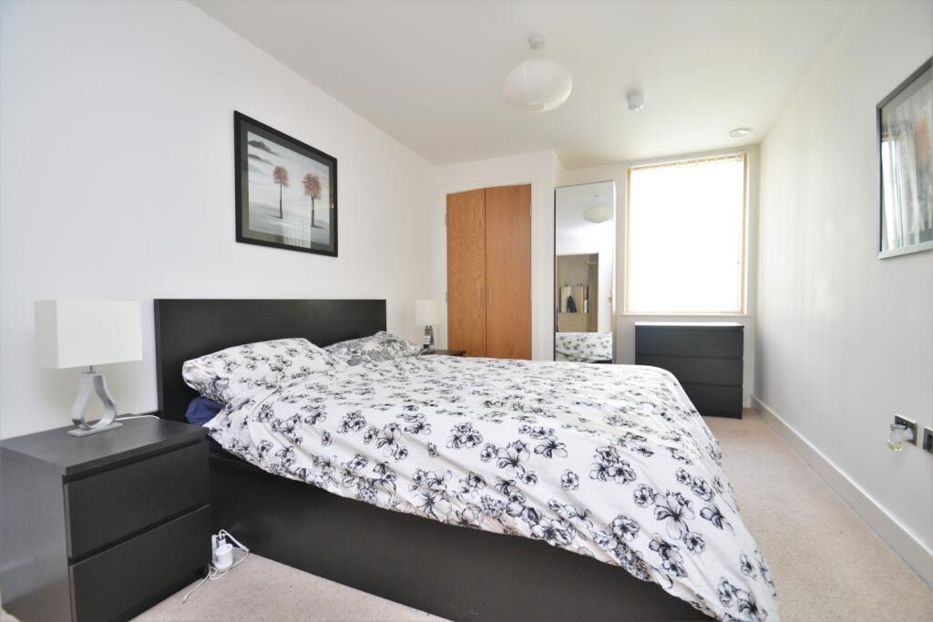 Master Bedroom (1)