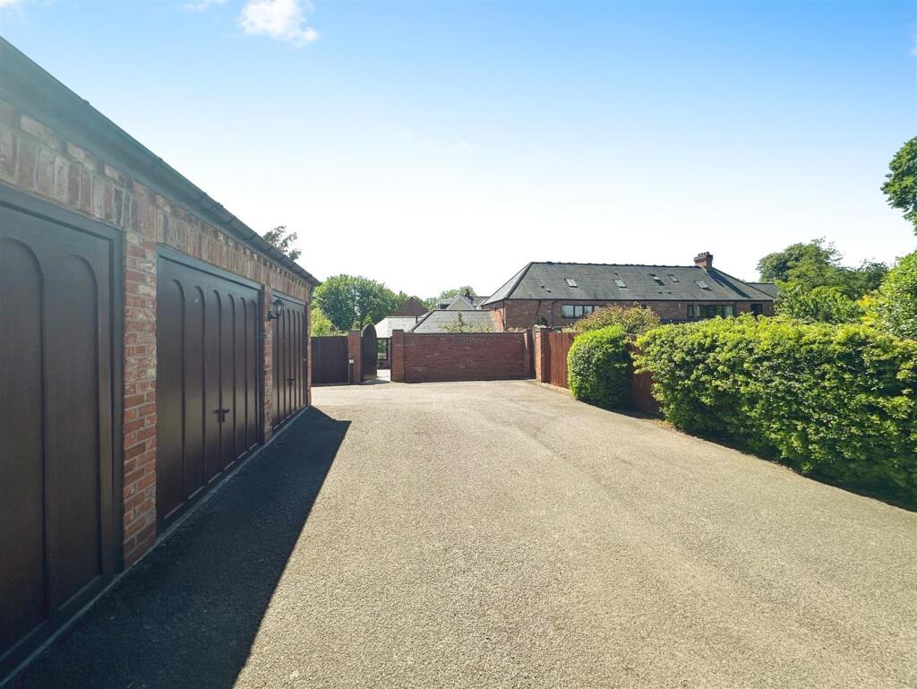 f92d1947--46ED-9E73-D86FAE93BFD3-40577-00000CE071F