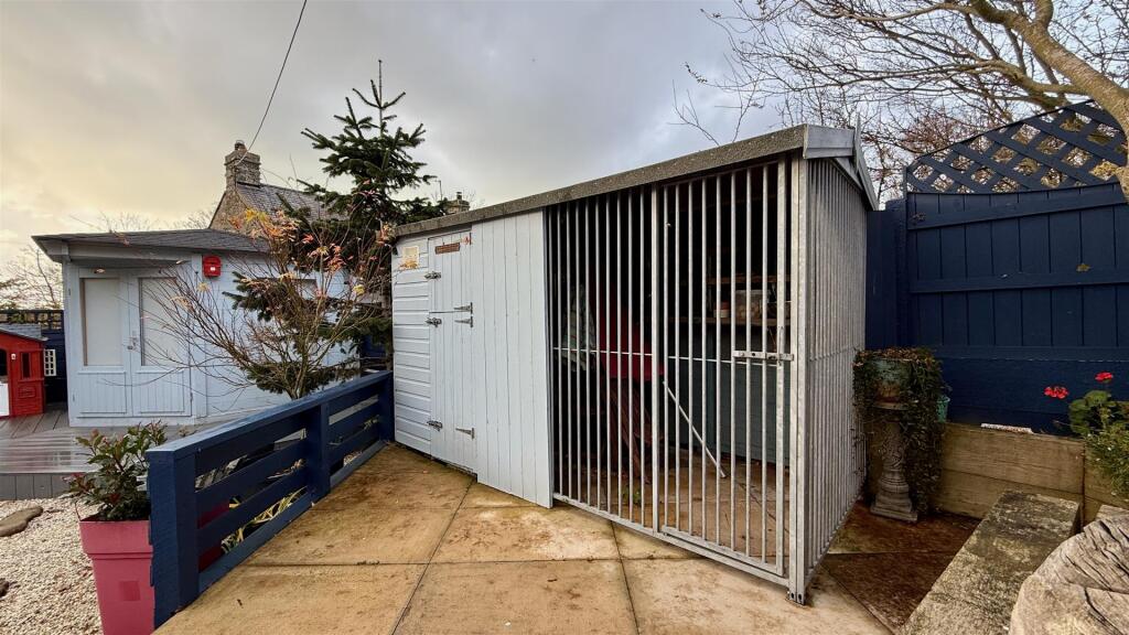 dog house