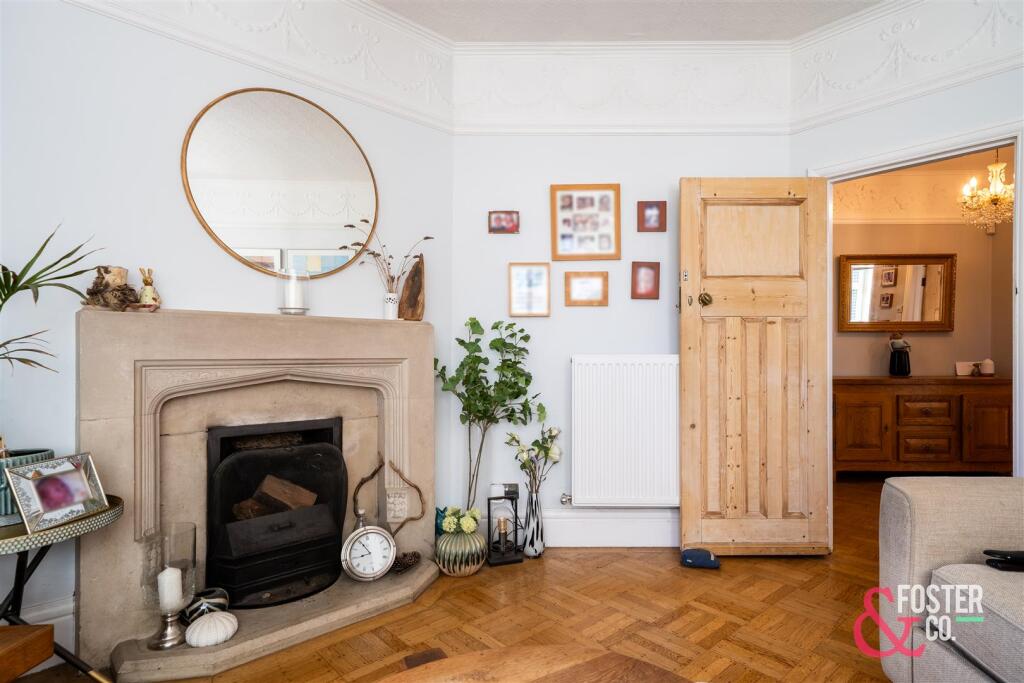 15 SURRENDEN CRESCENT FINSHED EDITS-9.JPG