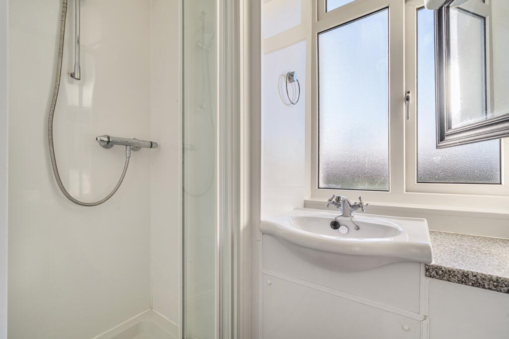 1386820-5-69304cd041f63