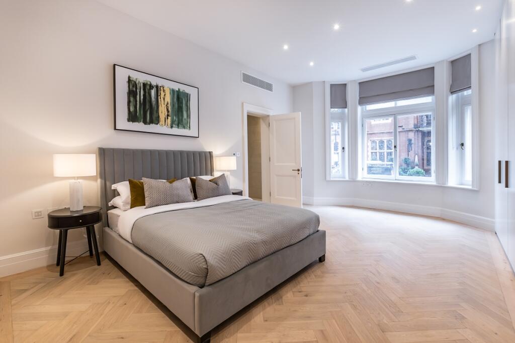 Principal bedroom 