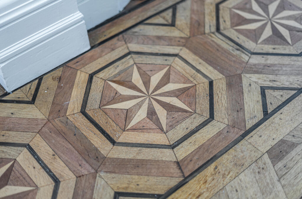 54-68233cf85d121-...