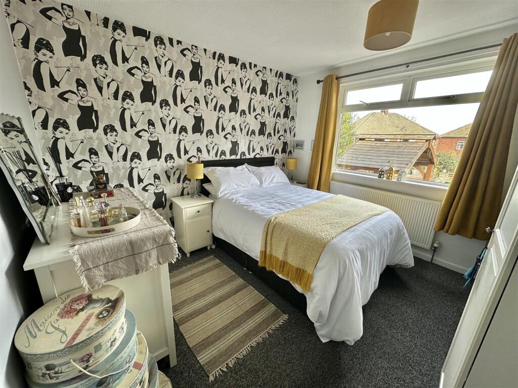 Bramleys Estate Agents - Cornmill Crescent (6).jpg
