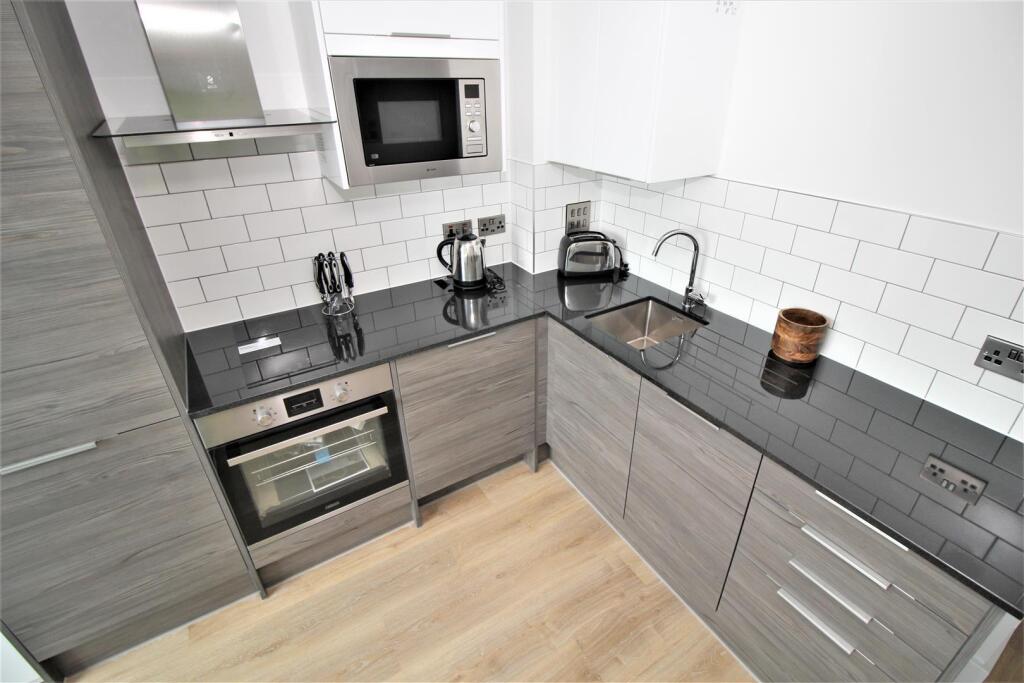 kitchen2.jpg