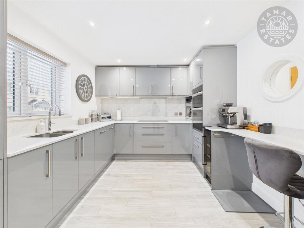 Kitchen/Breakfast Rm