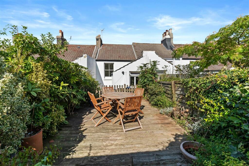 rear garden (4).jpg