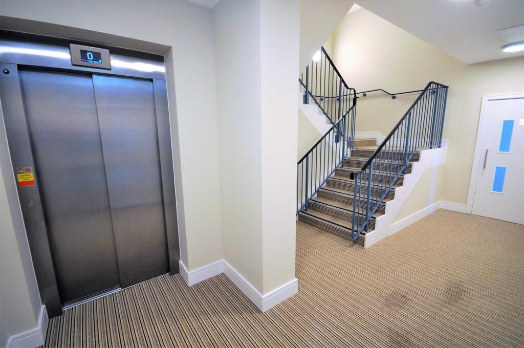 Lift &amp; Stairwell