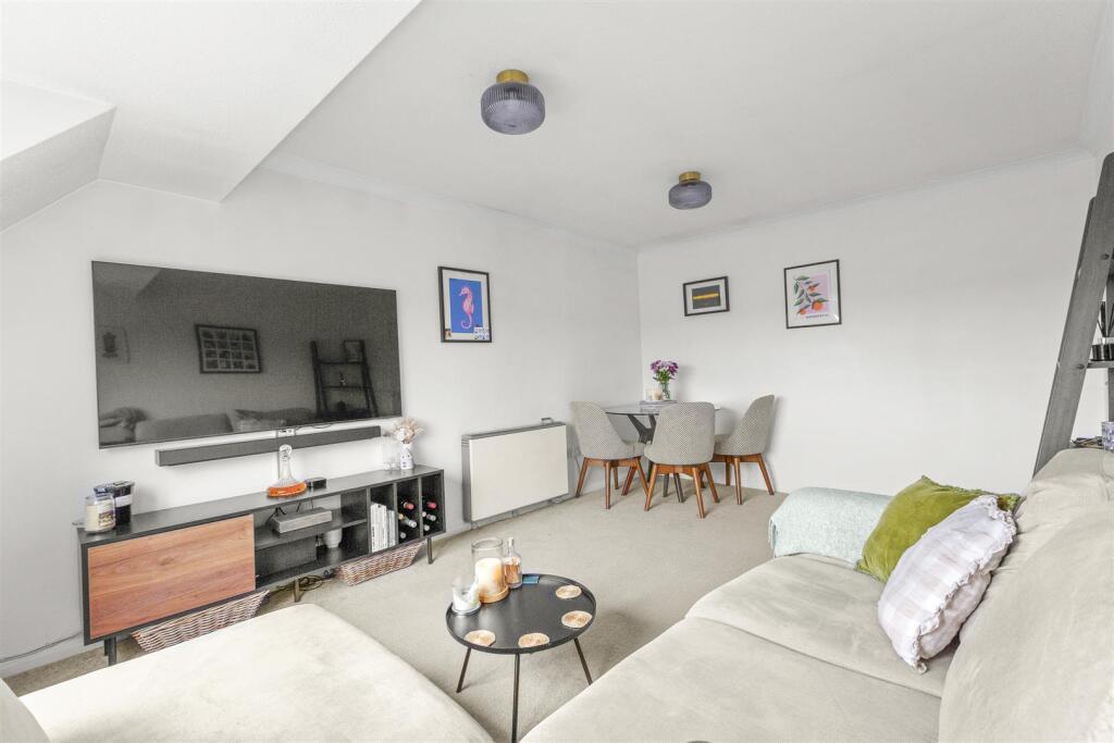 36 Windrush Court, HP13 7UL-5.jpg