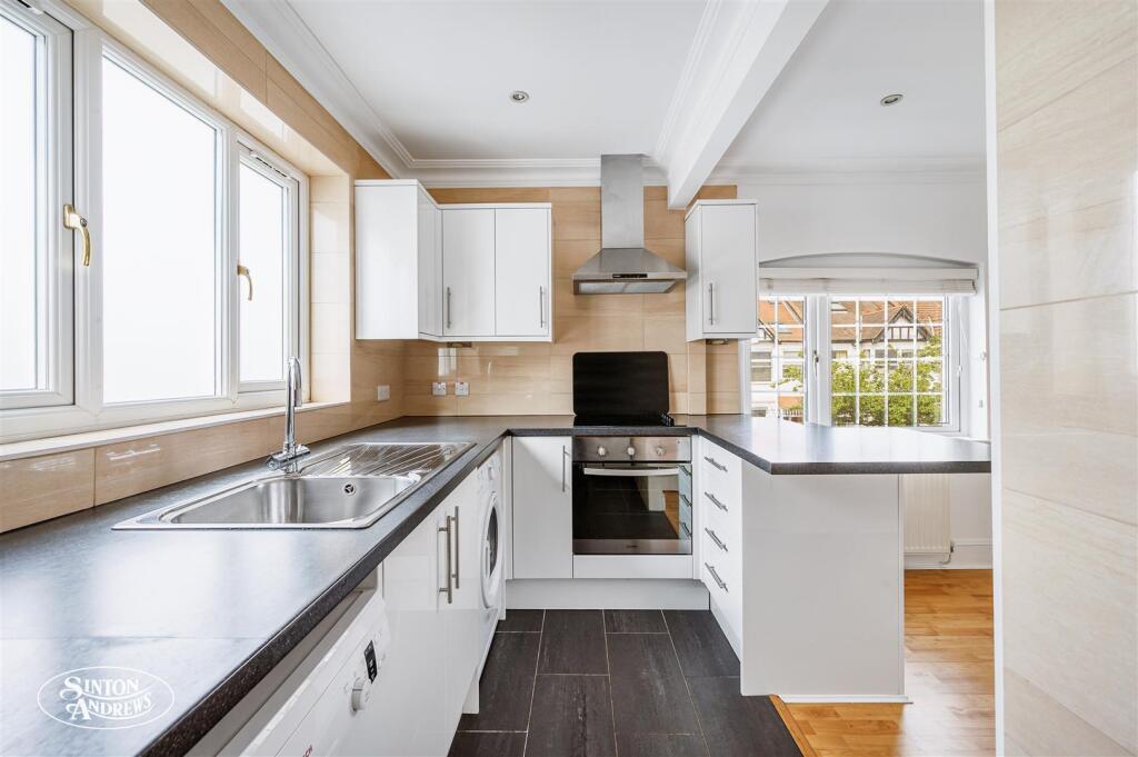 Flat 3, 2a Leyborne Avenue-5.jpg