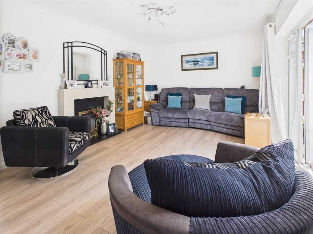 CAM05068G0-PR0028...