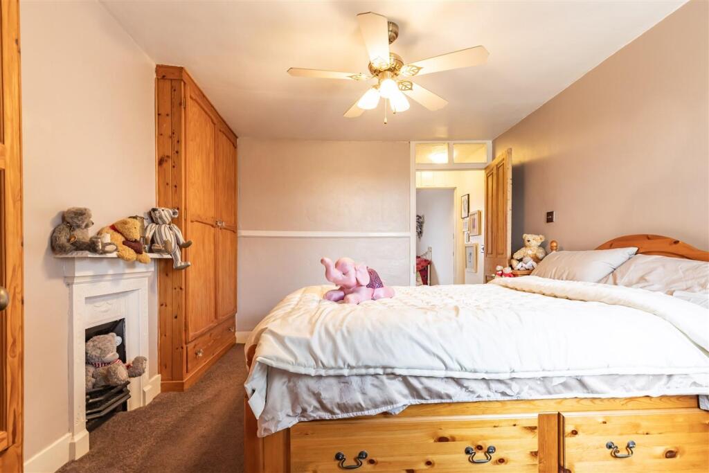 174 High Road  (15).jpg