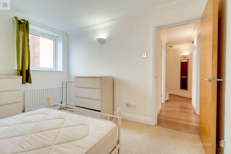 Master Bedroom (2)