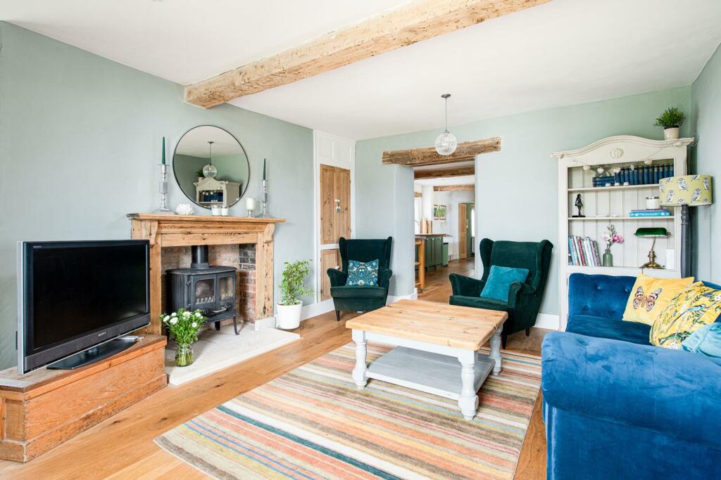 Sitting_Room_2.jpg