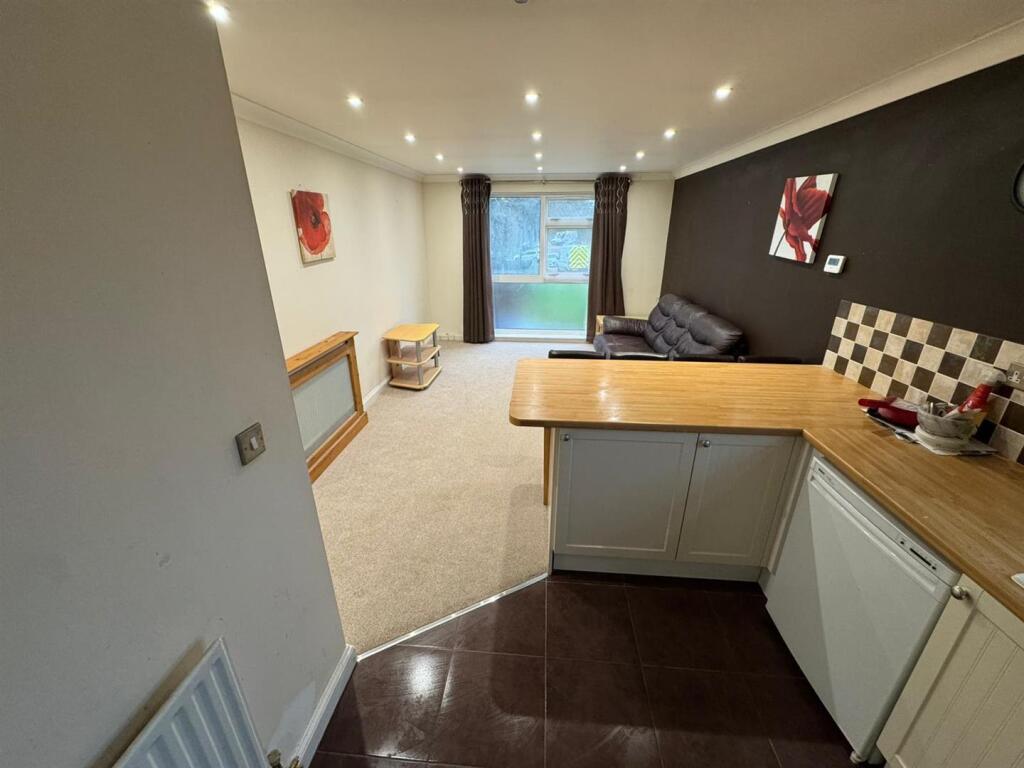 Flat kitchen lounge.jpg