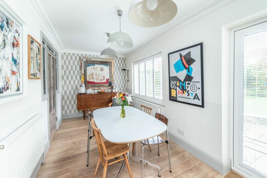 KITCHEN/DINER AND LOUNGE