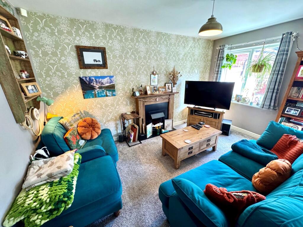 Lounge/Dining Room