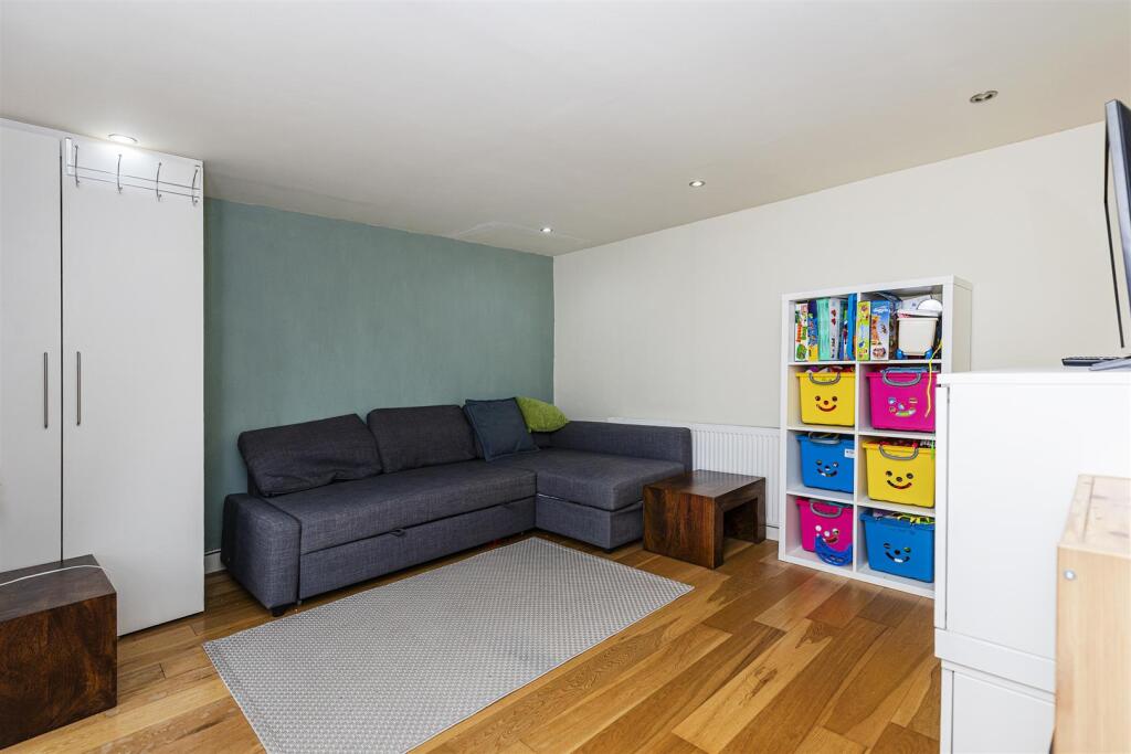 Bramleys Estate Agents - High Crest - Linthwaite (