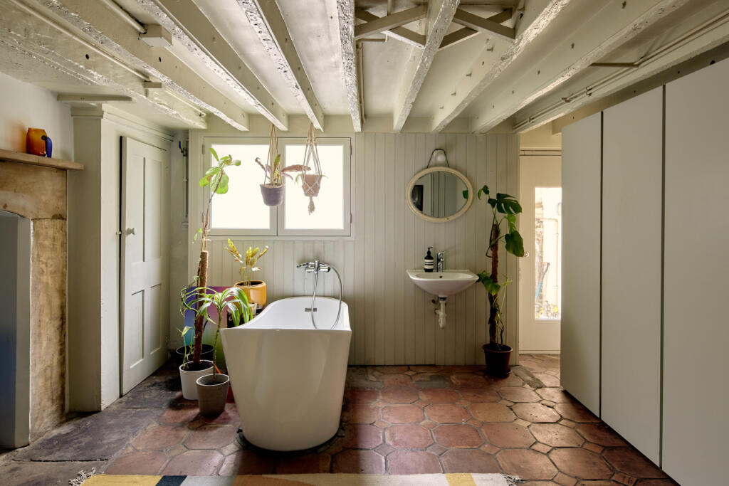 220191 - 12 Mare St, E2 38.jpg