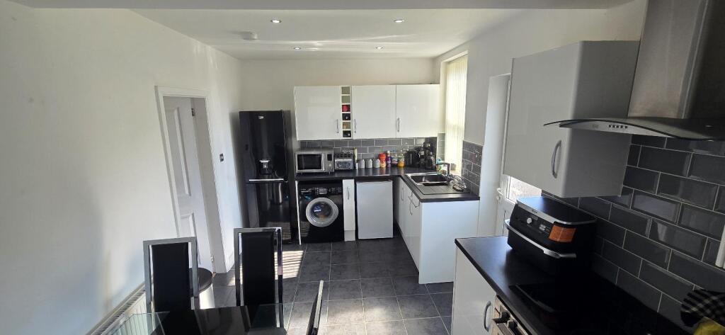 WhatsApp Image 2025-08-18 at 10.23.43_8c57f15b.jpg