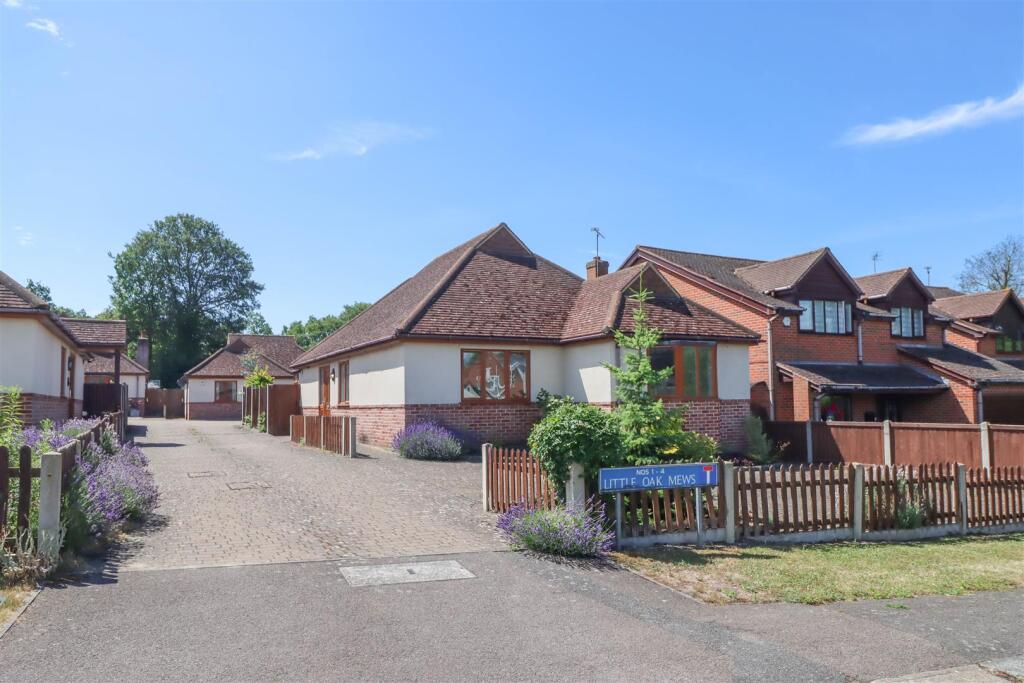 4 LITTLE OAK MEWS FRONT.jpg