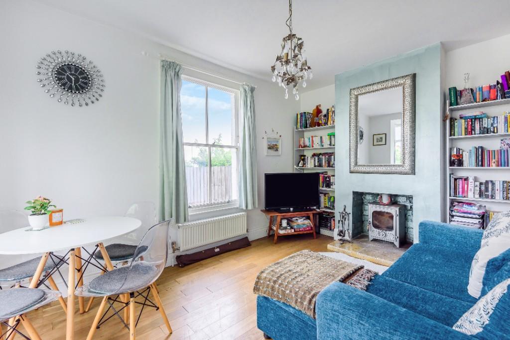 16' Sitting Room 
