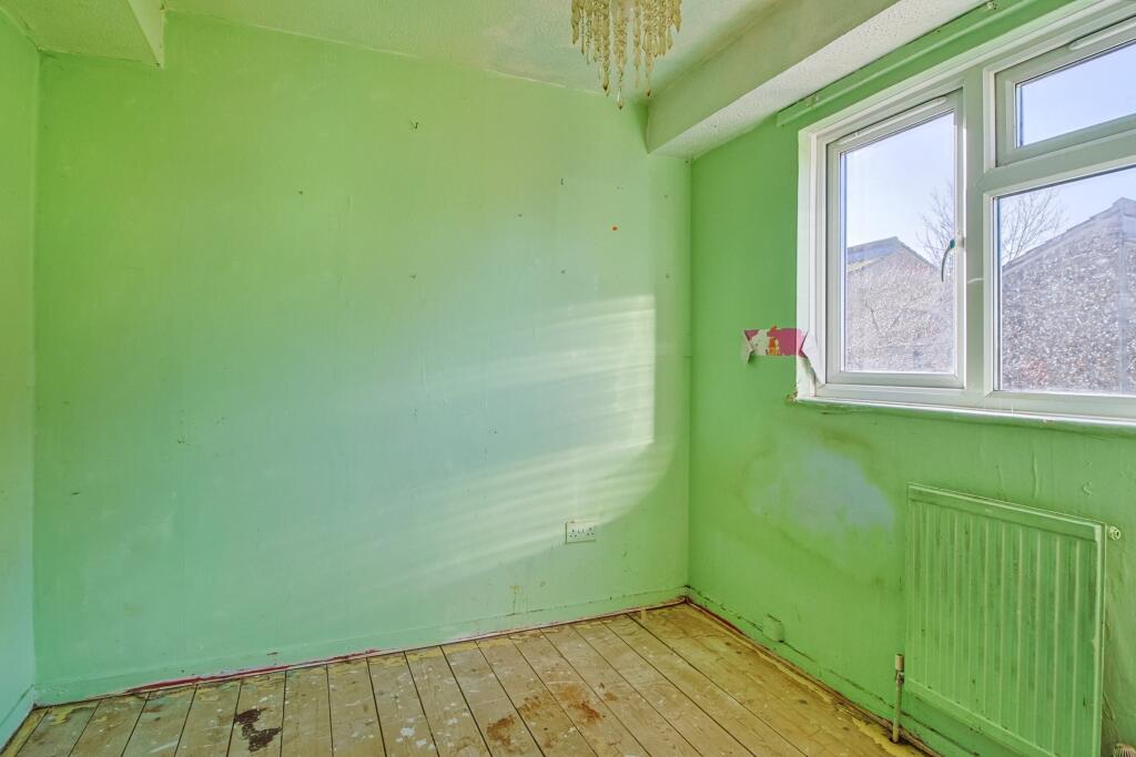 242 Pilgrims Way, Andover, SP10 5HU