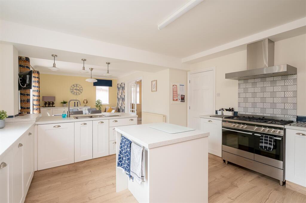 7 Pipers Acre-15.jpg