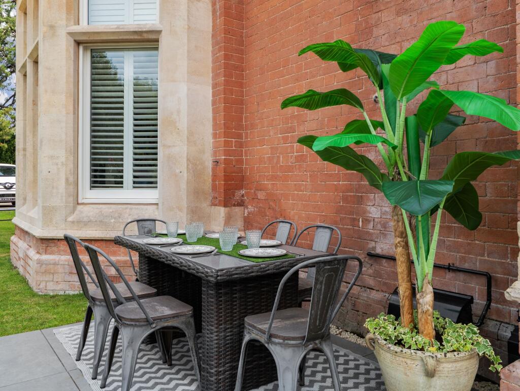 Private terrace dining area