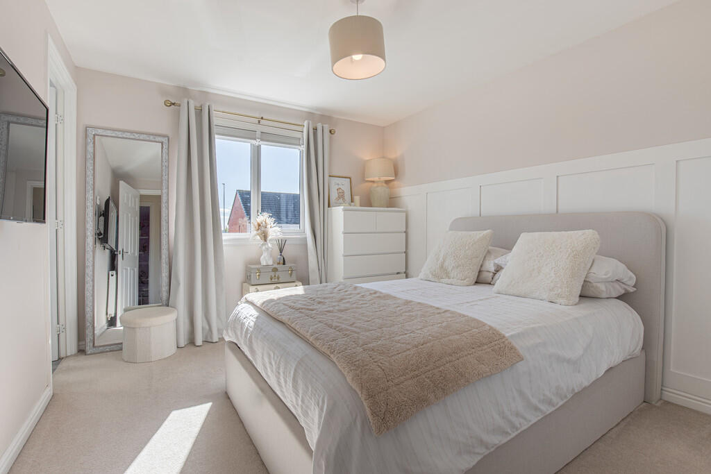 MasterBedAngle1