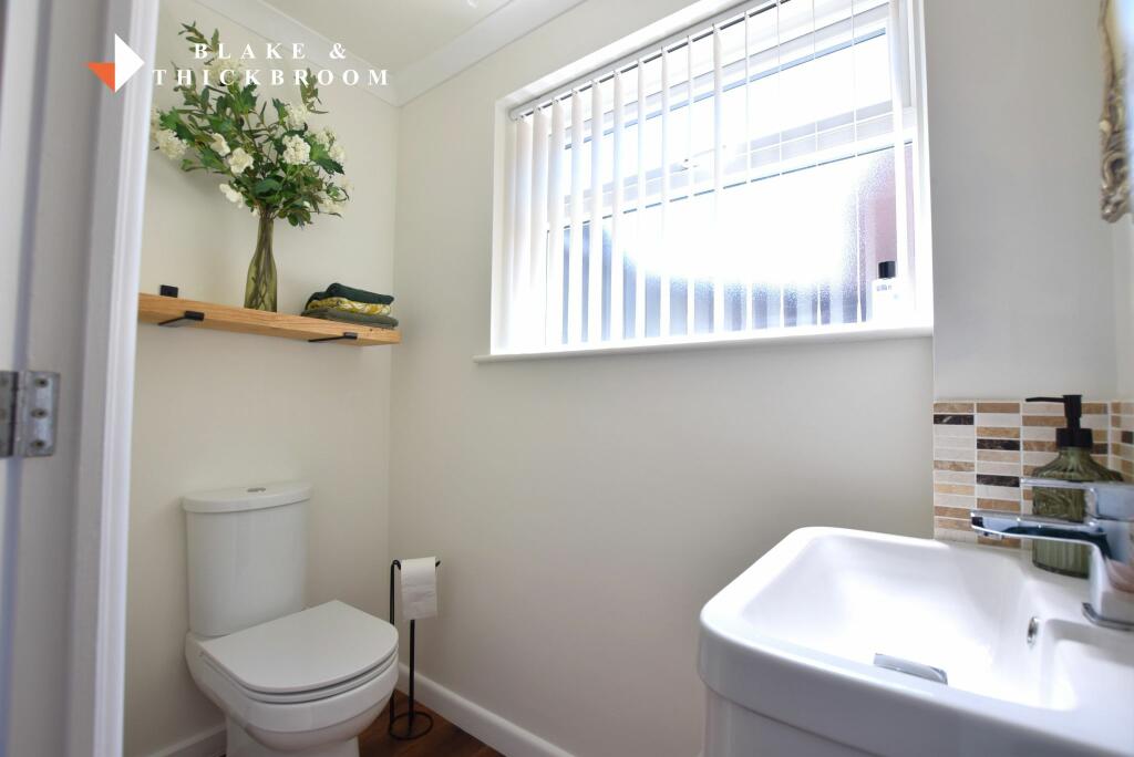GROUND FLOOR CLOAKROOM