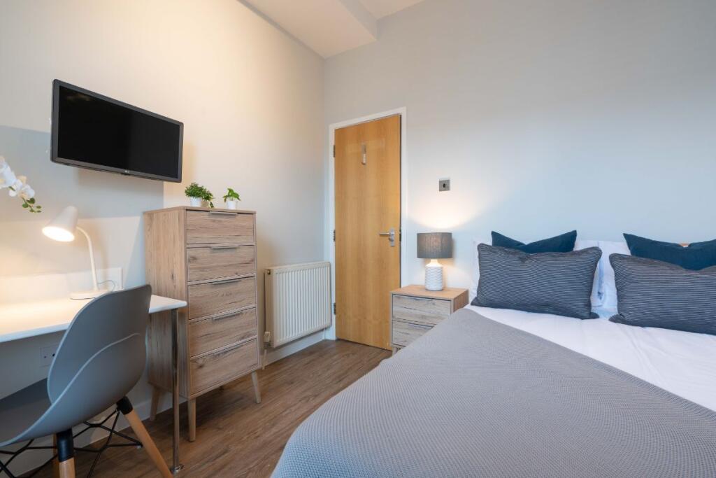 172DR - Bedroom 3