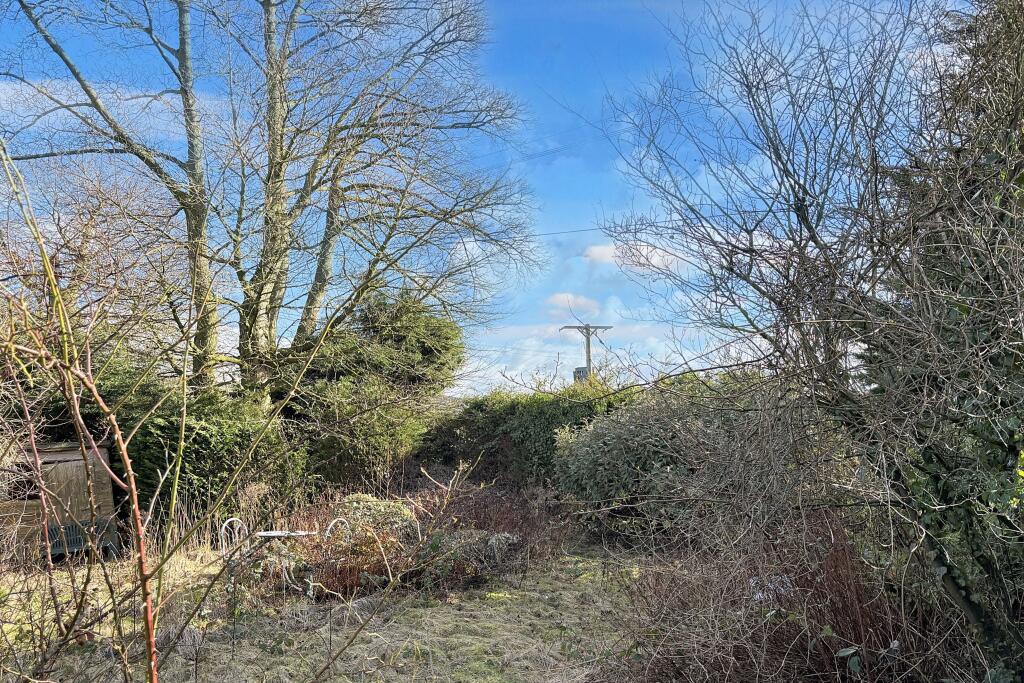East Bungalow, Silsden Reservoir, High Brunthwaite, Silsden, Keighley, BD20 0NH