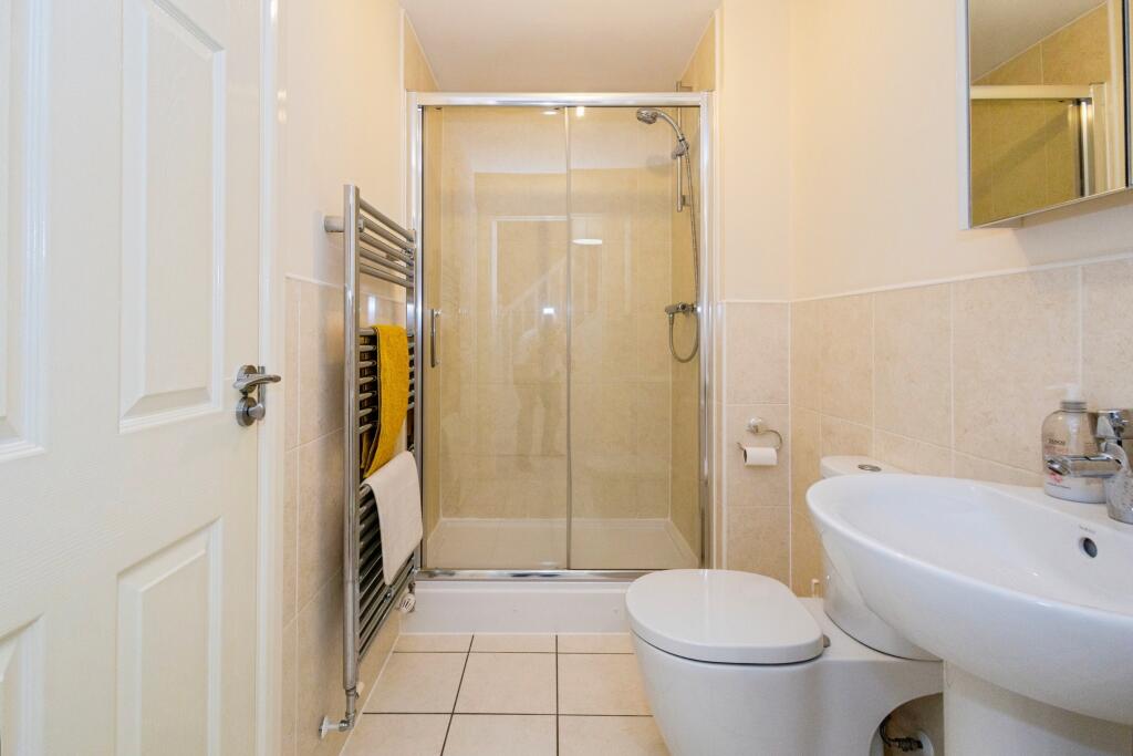 En-Suite/Jack &amp; Jill Bathroom