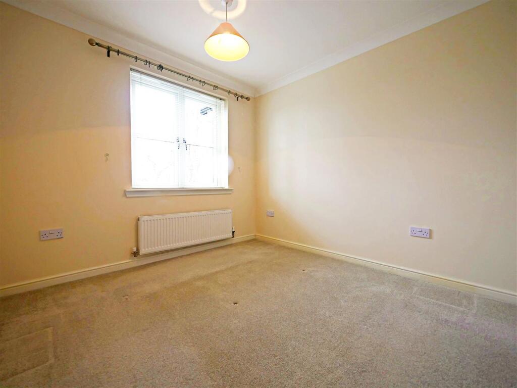 Bedroom 2.JPG
