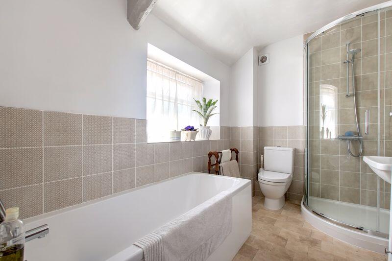 Bath/shower room