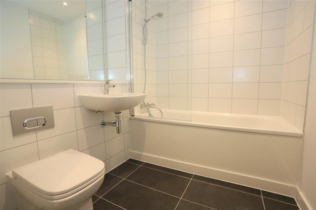 Bathroom.JPG
