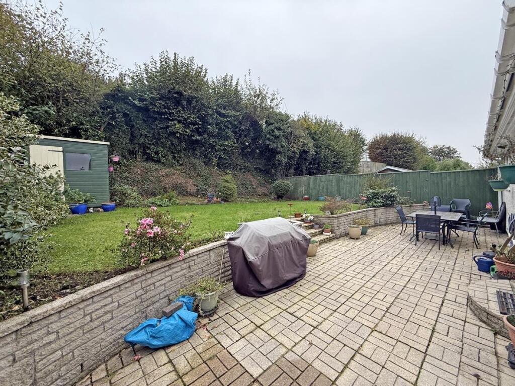 Dunraven Drive 81 - Garden 5.jpg