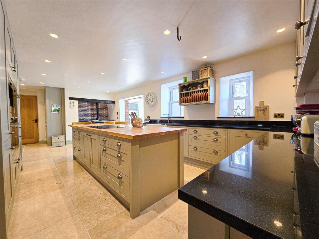 Kitchen/Breakfast Room
