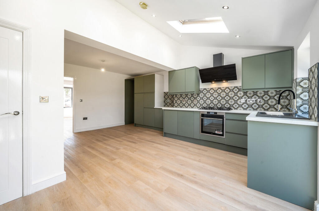 Kitchen Diner 2