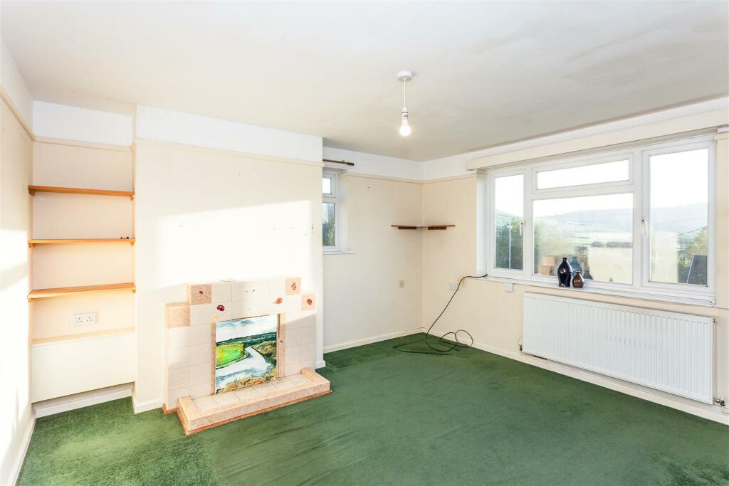 Living Room1.jpg