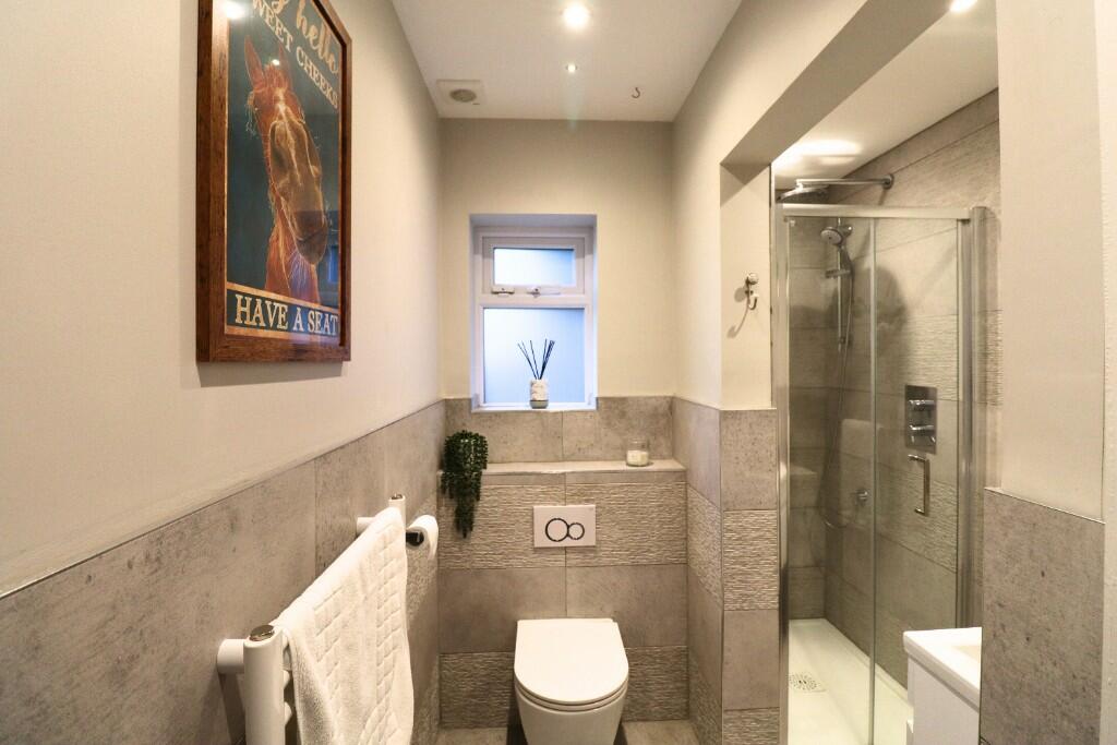 Downstairs Bathroom 