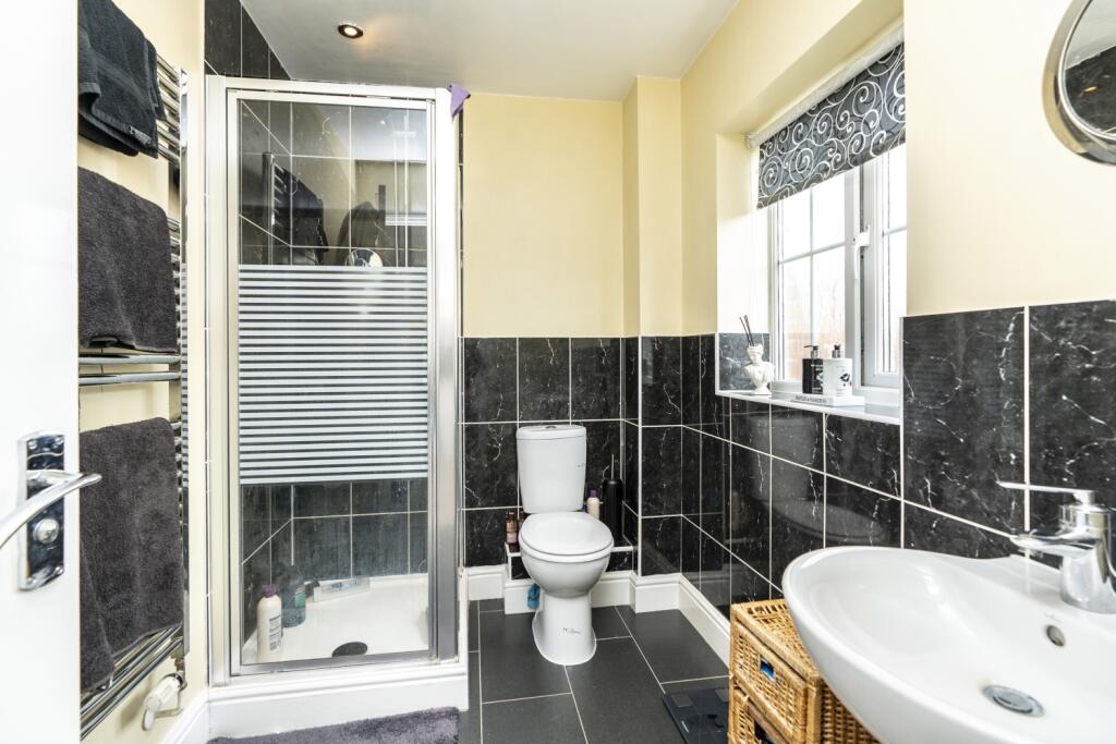 16 Juno Way, EweMove Peterborough West, Ensuite