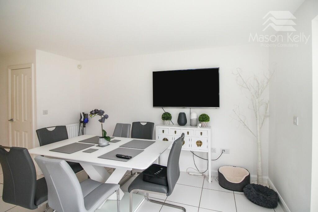 DINIG &amp; FAMILY ROOM