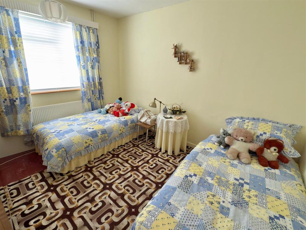 BED 2.jpg