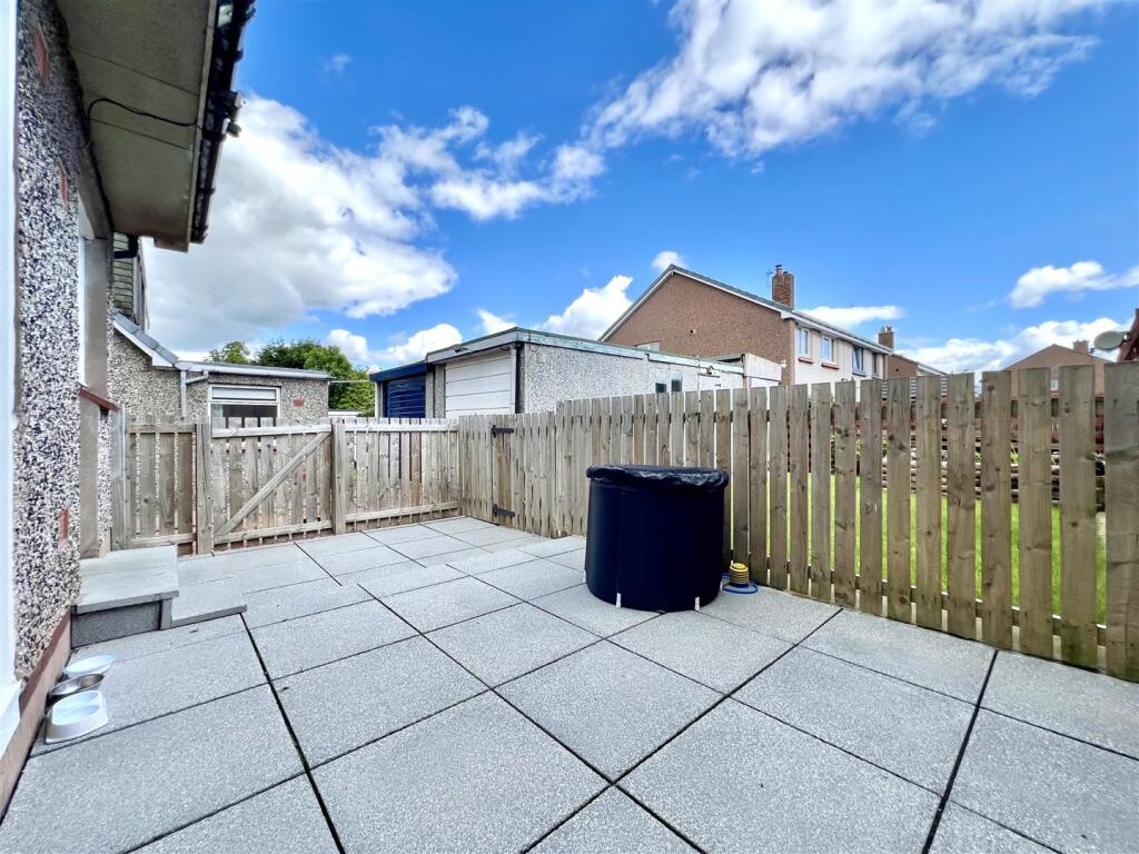 Katrine Drive, Crossford