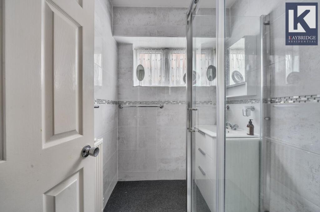 Seaforth Gardens, Epsom - KT19 0LP